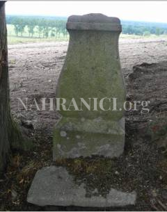 Hlinov, podstavec pod kříž